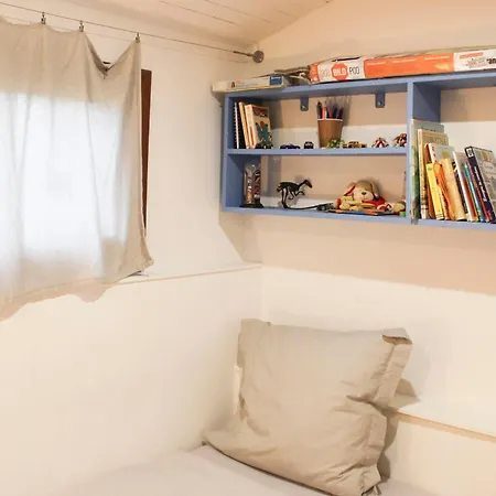 House With Garden For 6 People In *